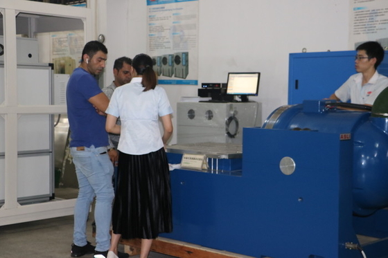 IEC62133 ม้านั่งทดสอบการสั่นสะเทือนทางอิเล็กทรอนิกส์ตรงตามมาตรฐาน Ista สำหรับแบตเตอรี่ลิเธียม