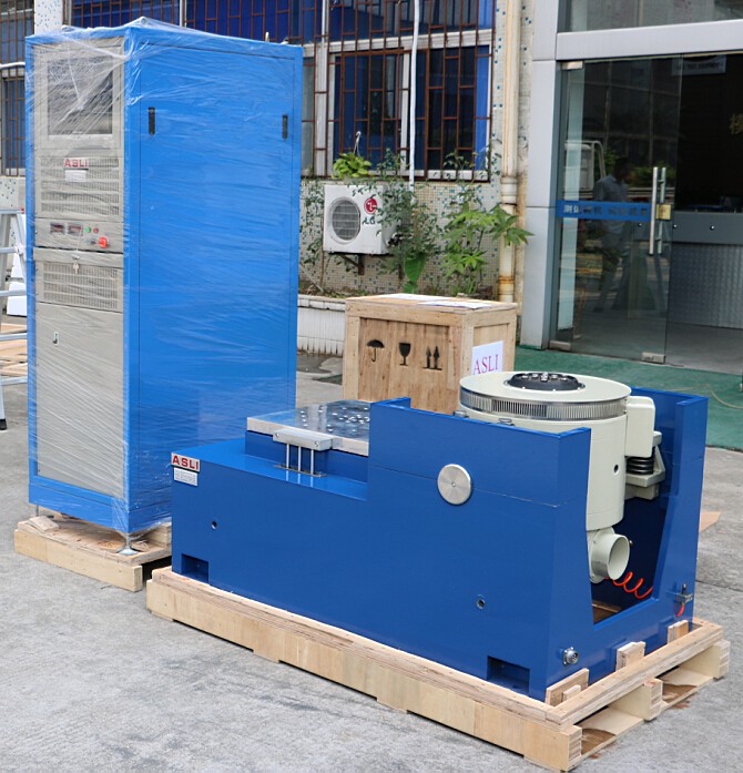 ISTA 1A, IEC และ GJB 150.25 มาตรฐาน 300kg.F Shaker Table Vibration Testing Machine สำหรับห้องปฏิบัติการ 3